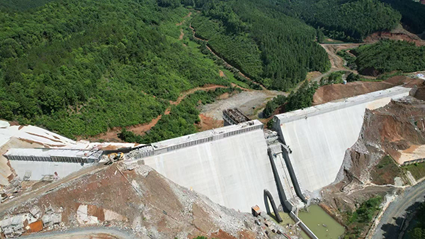 樂安縣江下水庫擴(kuò)建工程大壩樞紐-自密實(shí)堆石混凝土順利完成